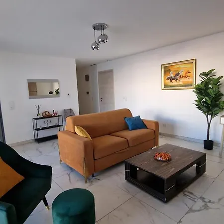 Spacieux, Lumineux, Chic ,60m2 Au Coeur Du 6eme -quartier Foch- Avec Grand Balcon アパート *